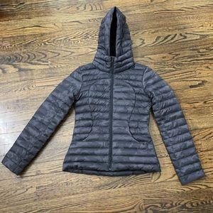 Lululemon Pack It Down Jacket size 4 (black camo)